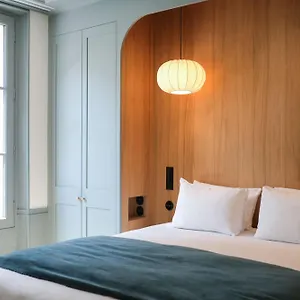 Courcelles Etoile Hotel